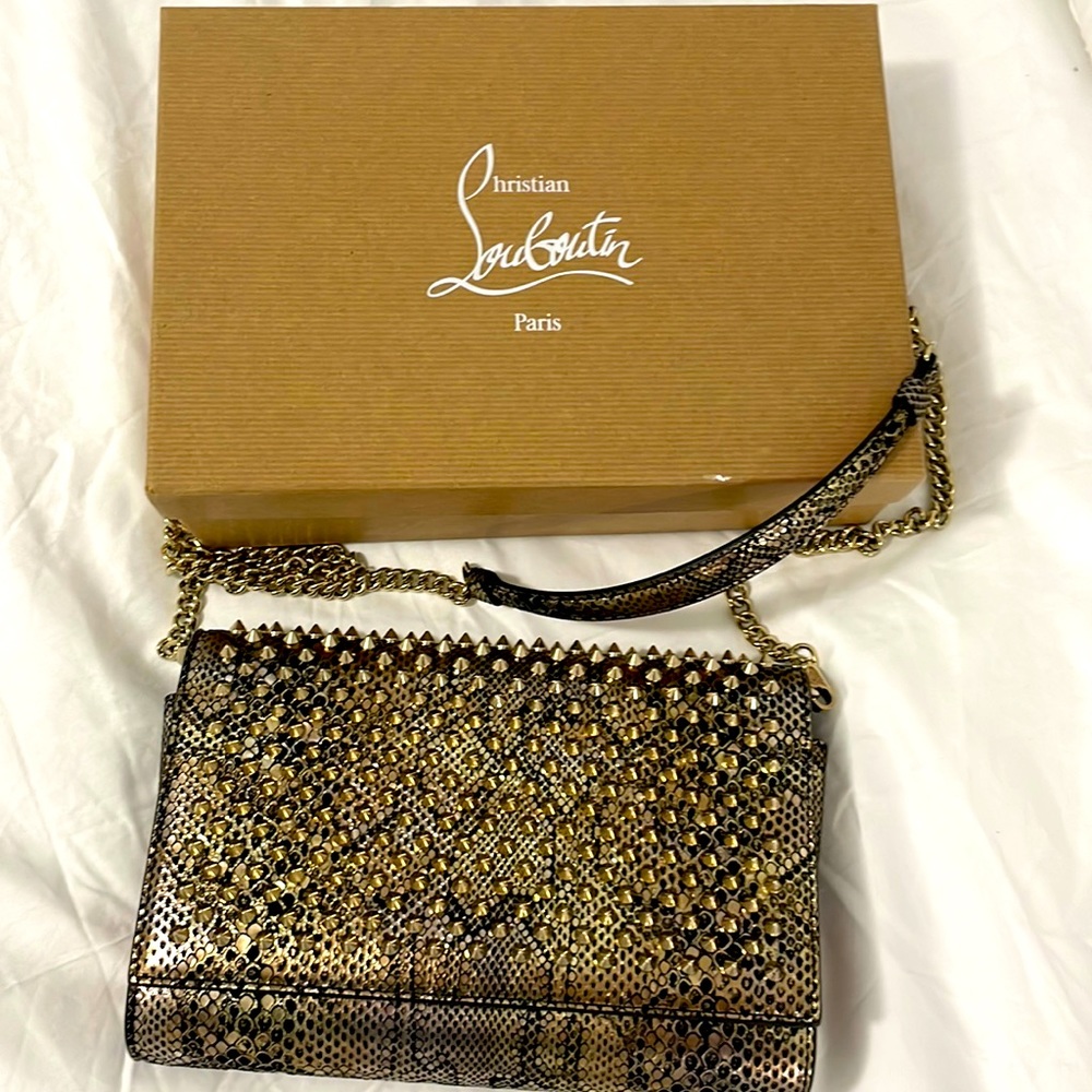 Very beautiful shoulder bag or cross body. Used 2 times.